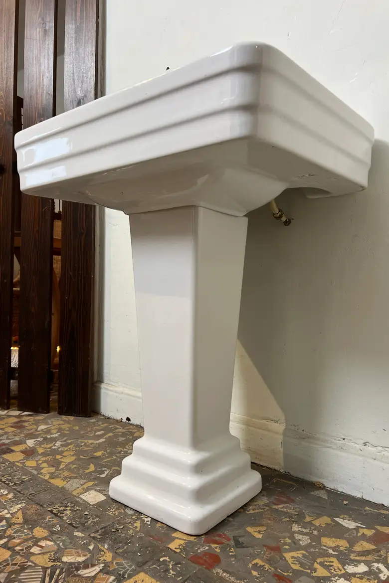 Ancien lavabo sur pied des années 50