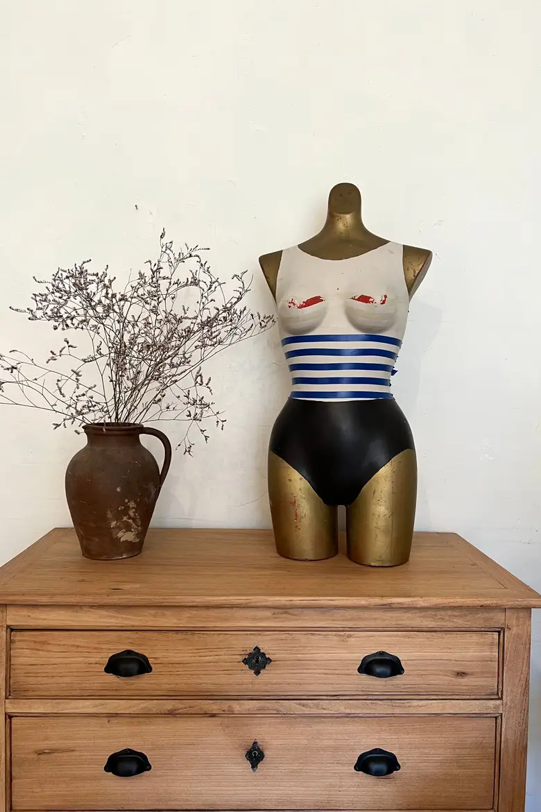 Ancien mannequin pour maillot de bain 1990