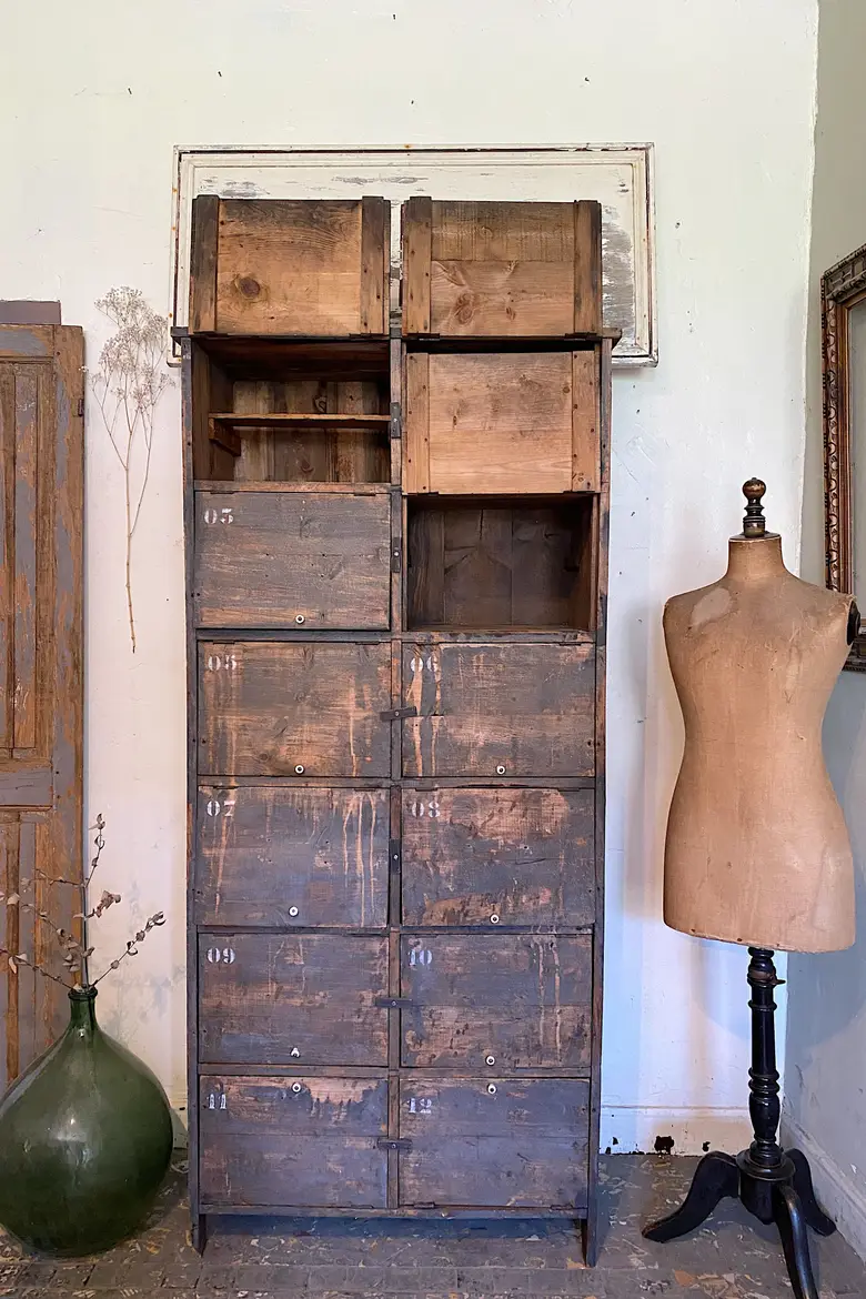 Ancien meuble à clapets en bois Début XXème