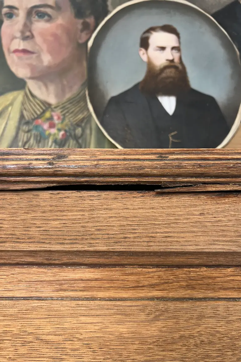 Ancien meuble à clapets en chêne – Début XXe