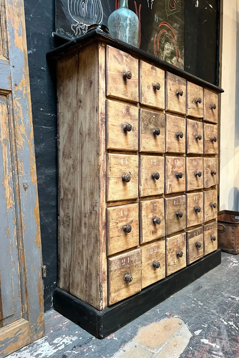 Ancien meuble à tiroirs en sapin Début XXème