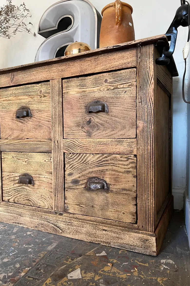 Ancien meuble à tiroirs en sapin Début XXème