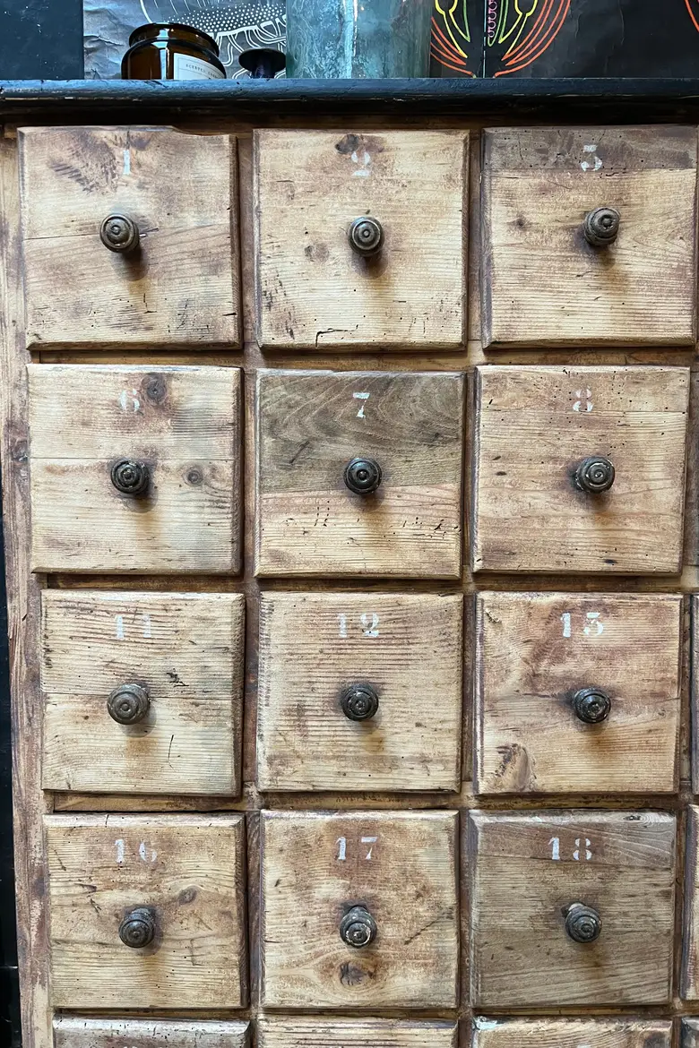 Ancien meuble à tiroirs en sapin Début XXème