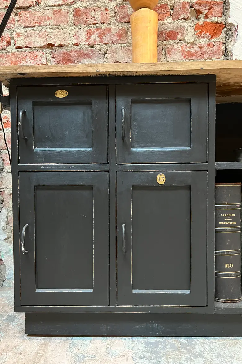 Ancien meuble administratif aux multiples portes Années 50