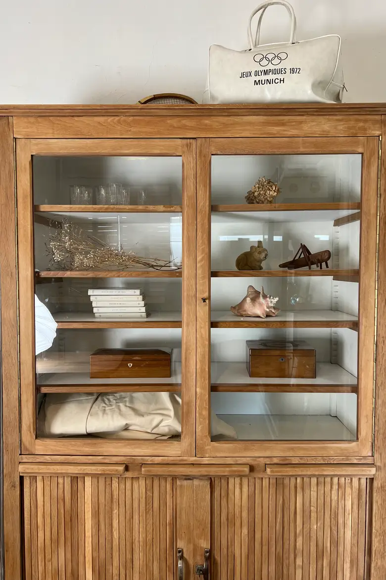 Ancien meuble administratif en chêne
