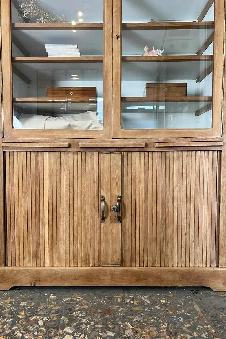 Ancien meuble administratif en chêne