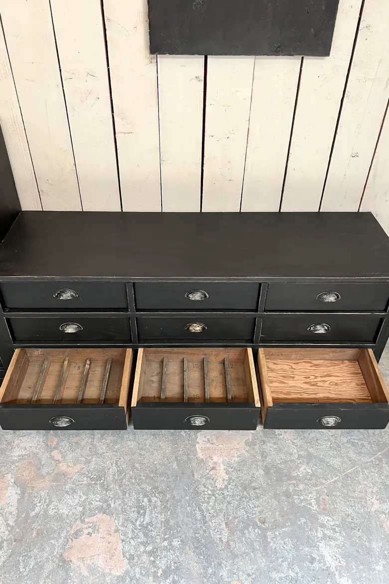 Ancien meuble banquette en bois artisanal