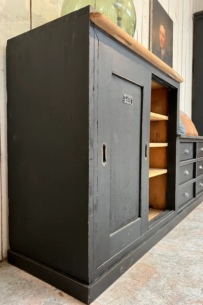 Ancien meuble banquette en bois artisanal