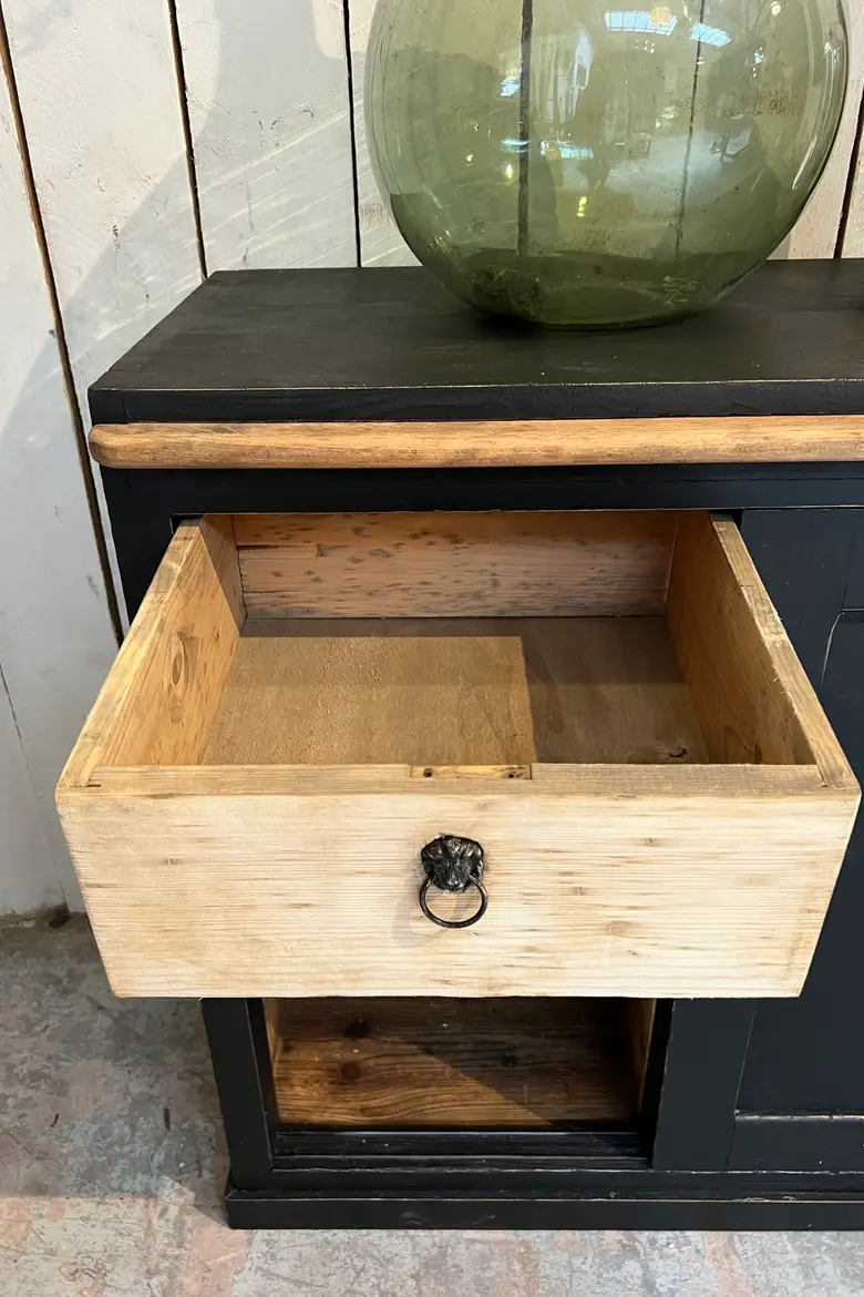 Ancien meuble banquette en bois artisanal