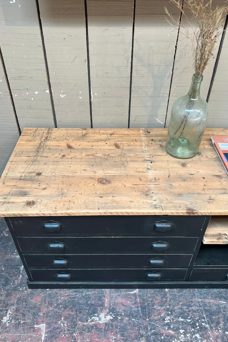 Ancien meuble bas à tiroirs Début XXème