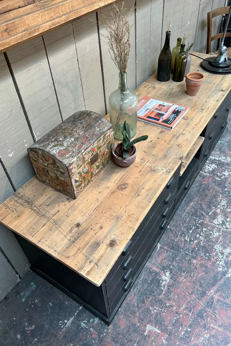 Ancien meuble bas à tiroirs Début XXème