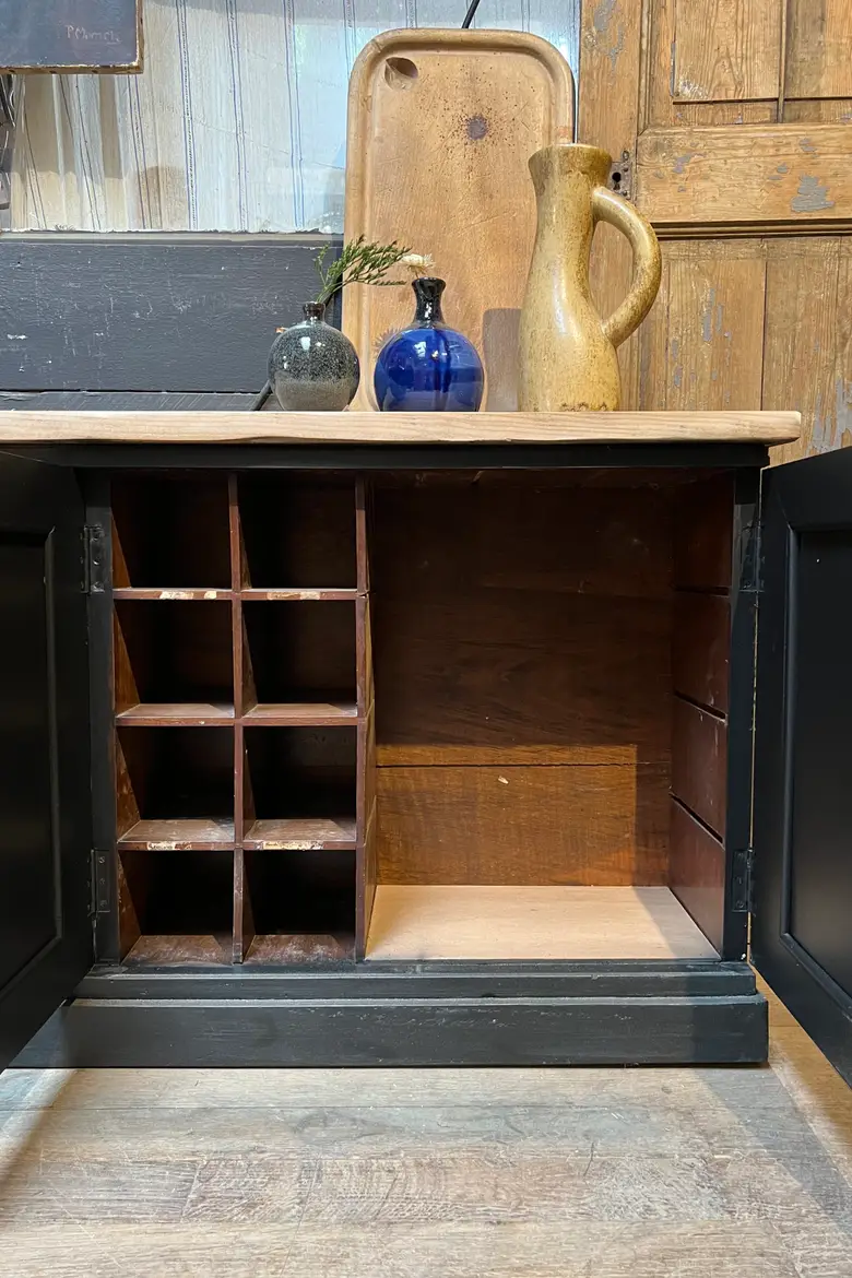 Ancien meuble bas  en bois