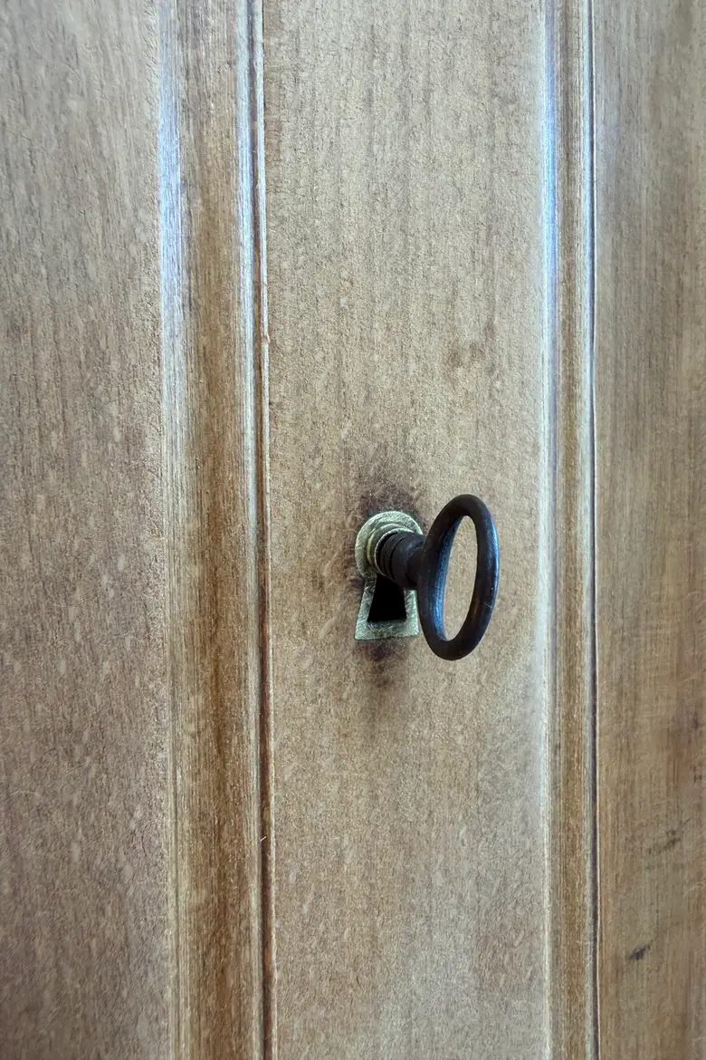 Petit confiturier en chêne — Ancien meuble confiturier en chêne