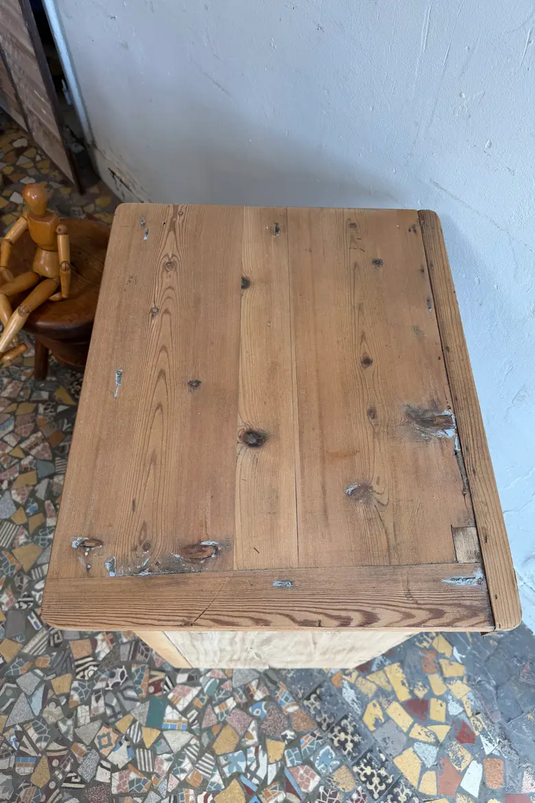 Ancien meuble confiturier en sapin