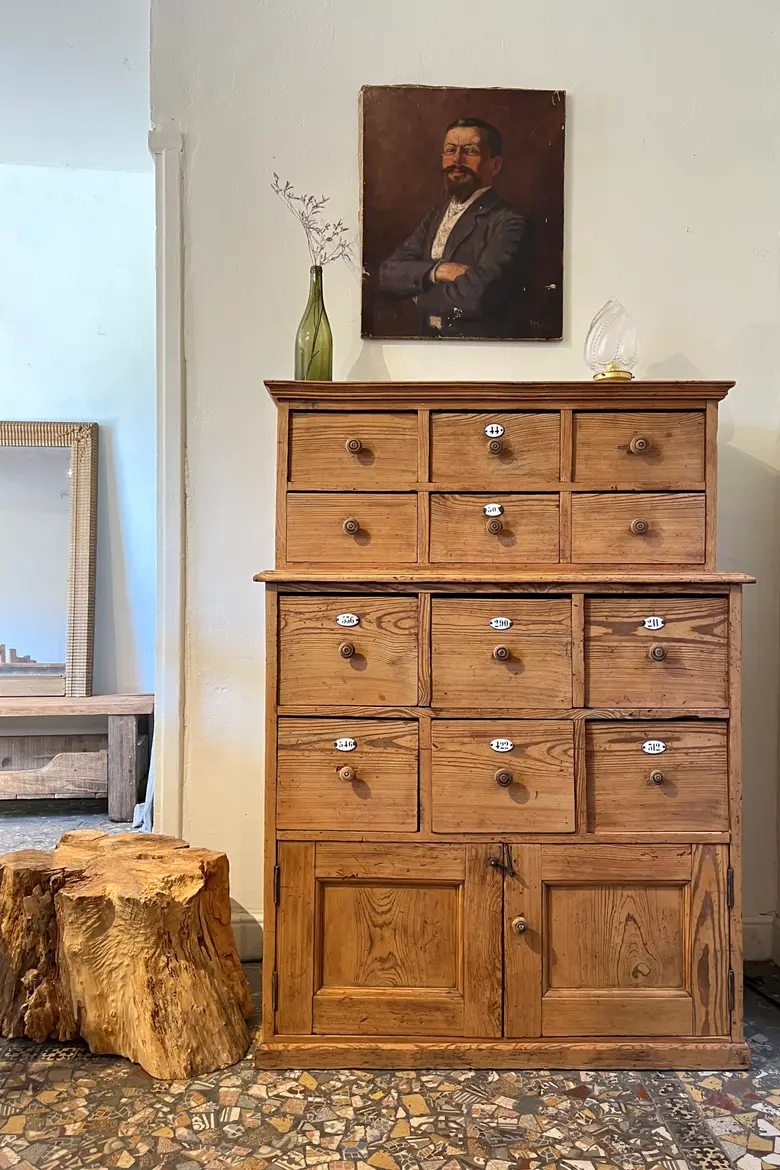 Ancien meuble d’apothicaire en sapin Début XXème