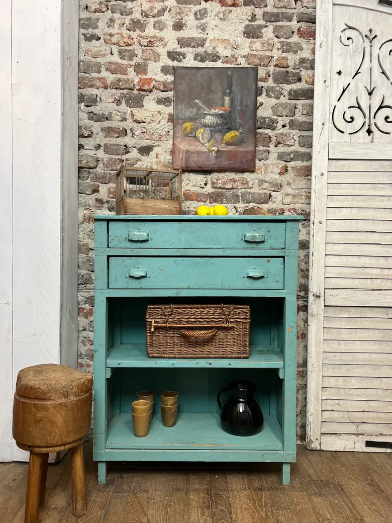 Ancien meuble d’atelier