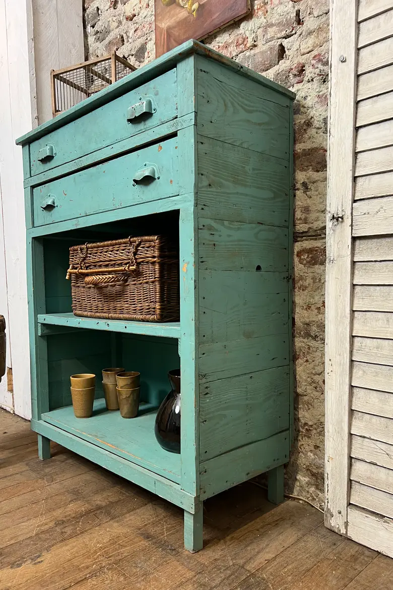 Ancien meuble d’atelier