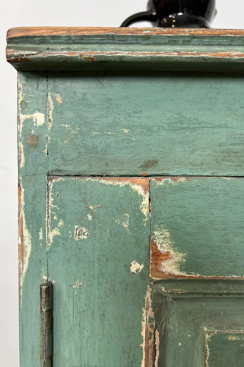 Ancien meuble d’atelier
