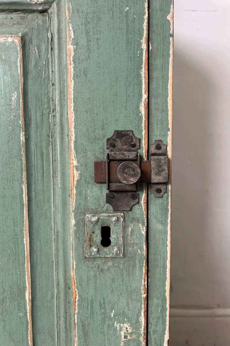 Ancien meuble d’atelier