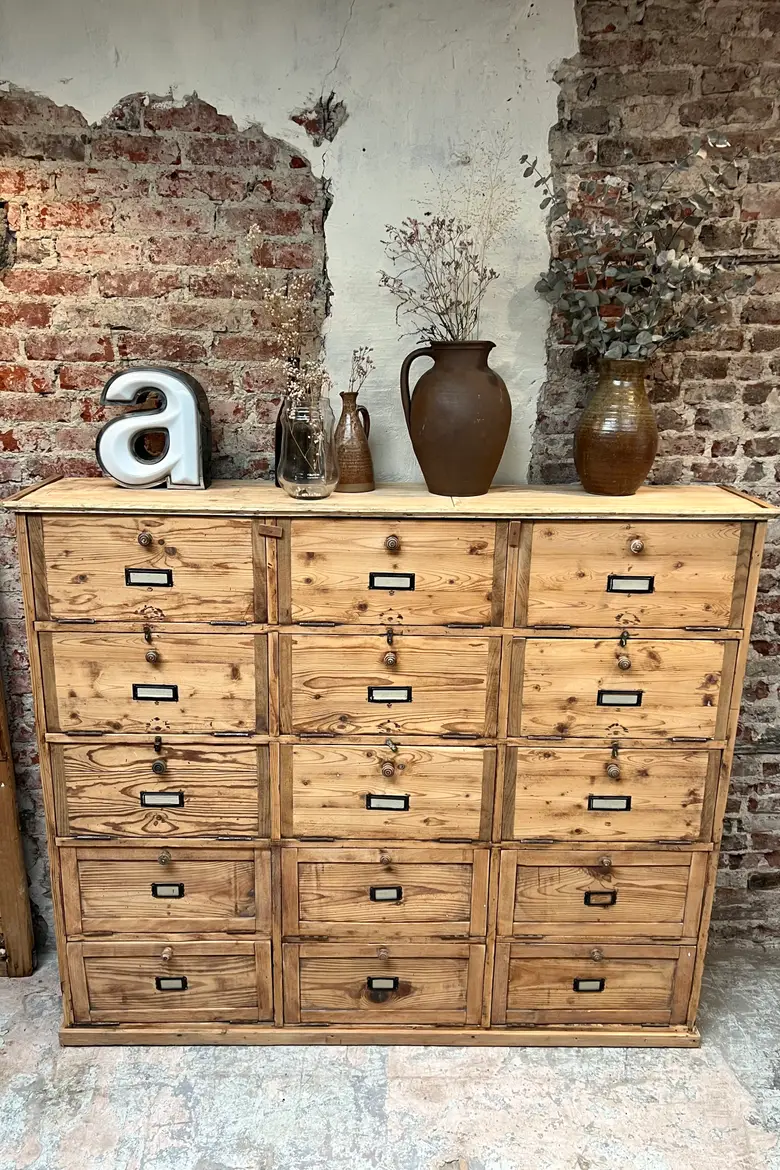 Ancien meuble d’atelier à clapets en bois début 20e