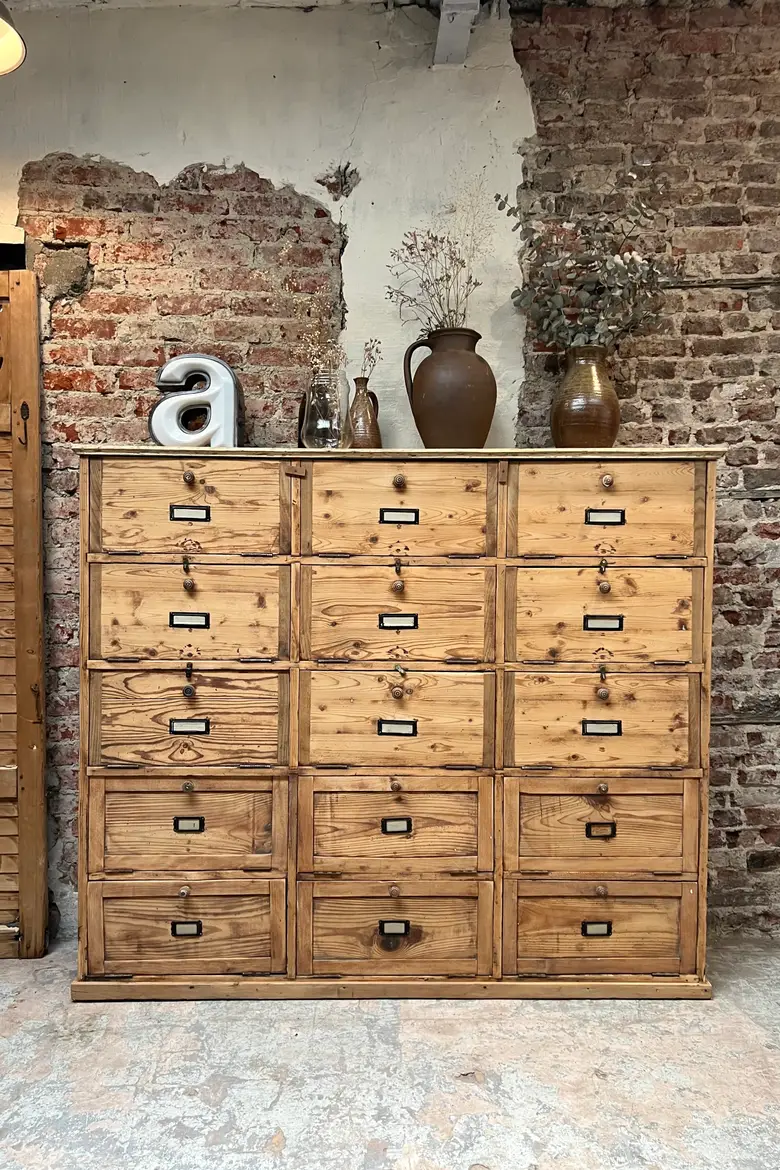Ancien meuble d’atelier à clapets en bois début 20e
