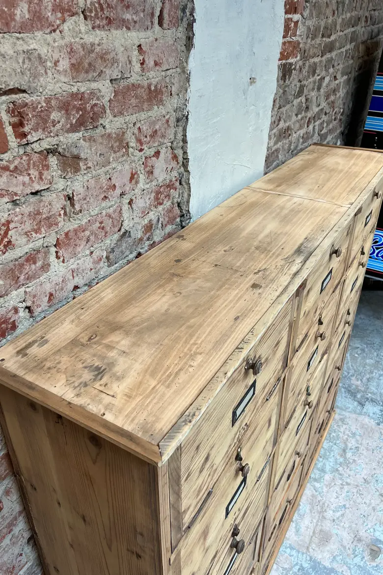 Ancien meuble d’atelier à clapets en bois début 20e