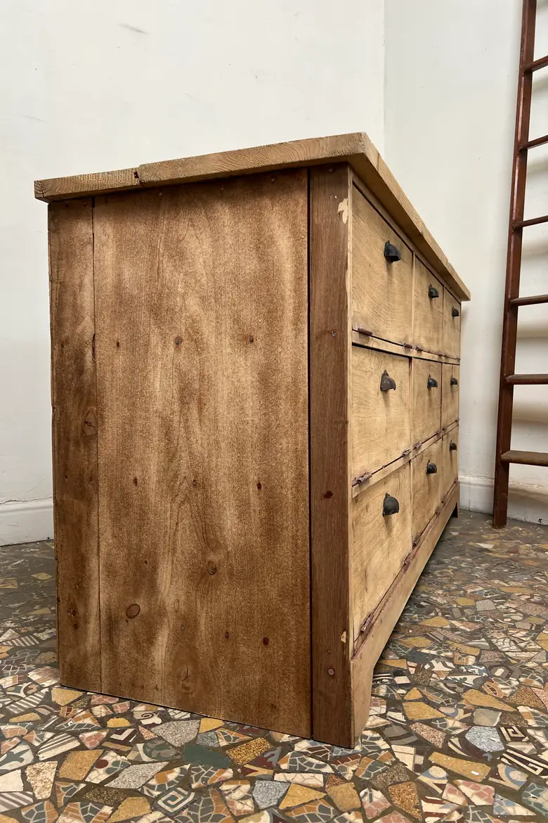 Ancien meuble d’atelier à clapets en chêne – Années 50