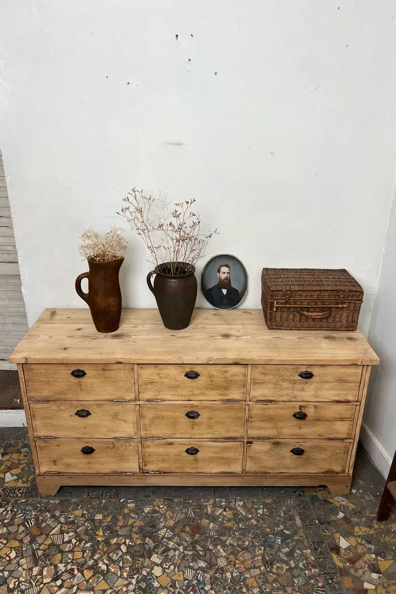 Ancien meuble d’atelier à clapets en chêne – Années 50