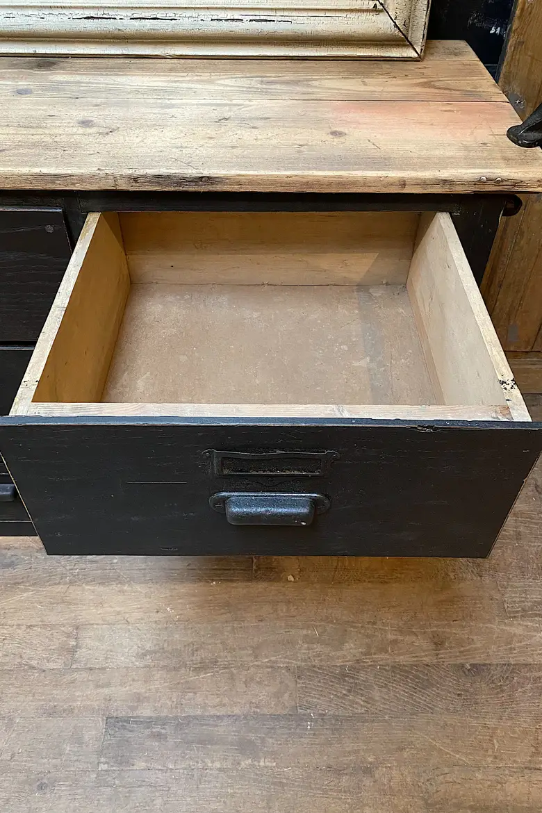 Ancien meuble d'atelier à tiroirs en bois Début XXème