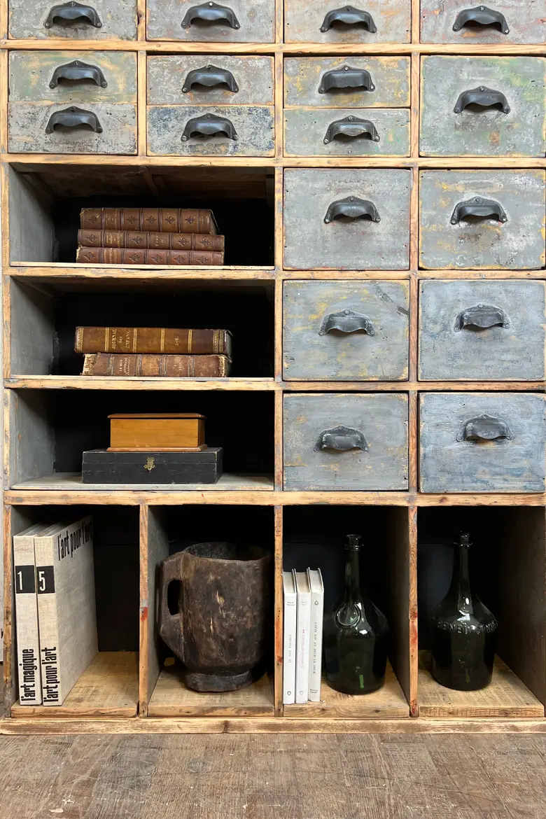 Ancien meuble d’atelier