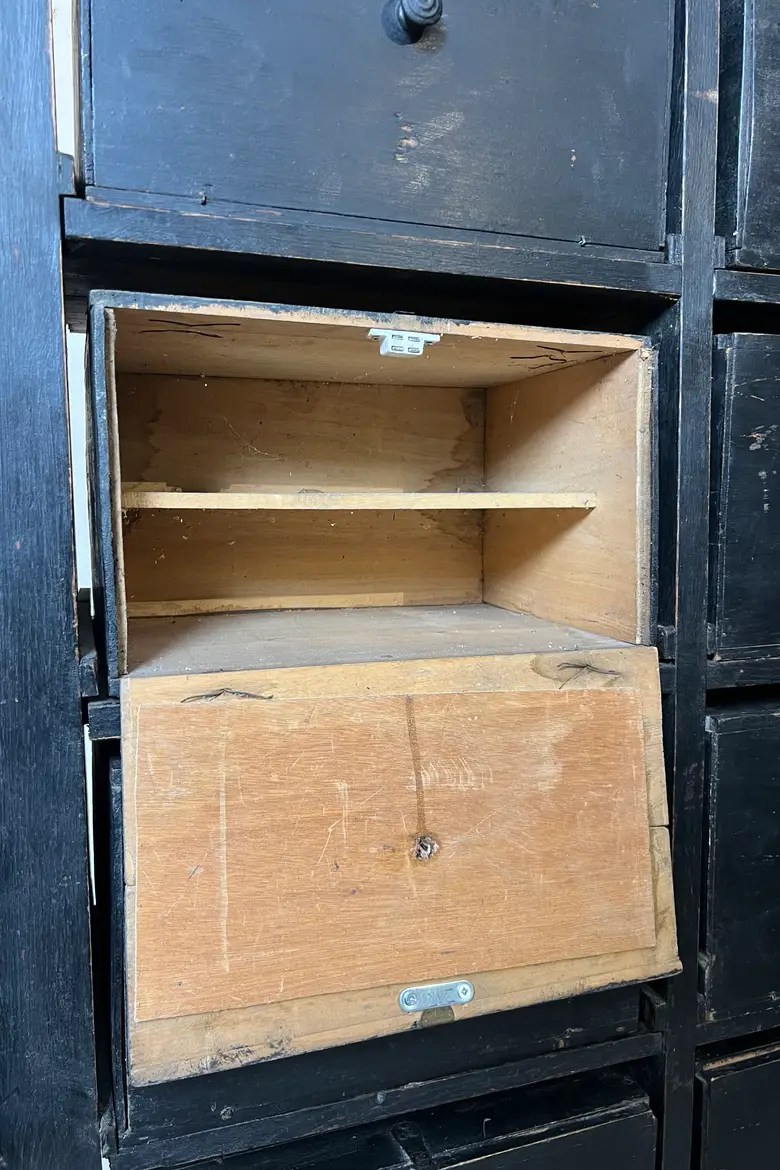 Ancien meuble d’atelier – début XXᵉ