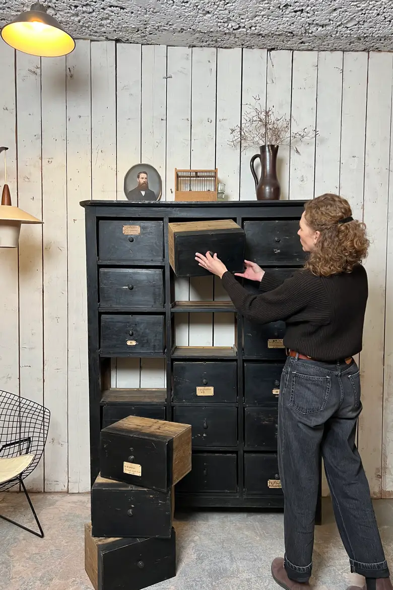Ancien meuble d’atelier – début XXᵉ