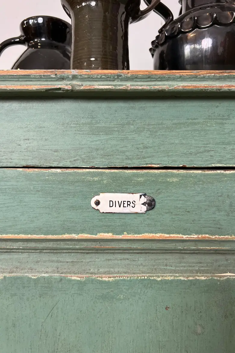 Ancien meuble d’atelier