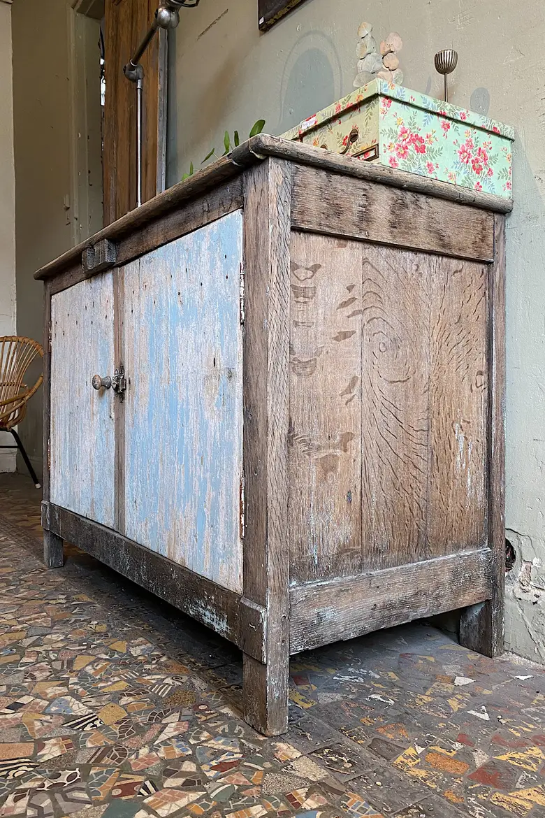 Ancien meuble d’atelier en bois Début XXème