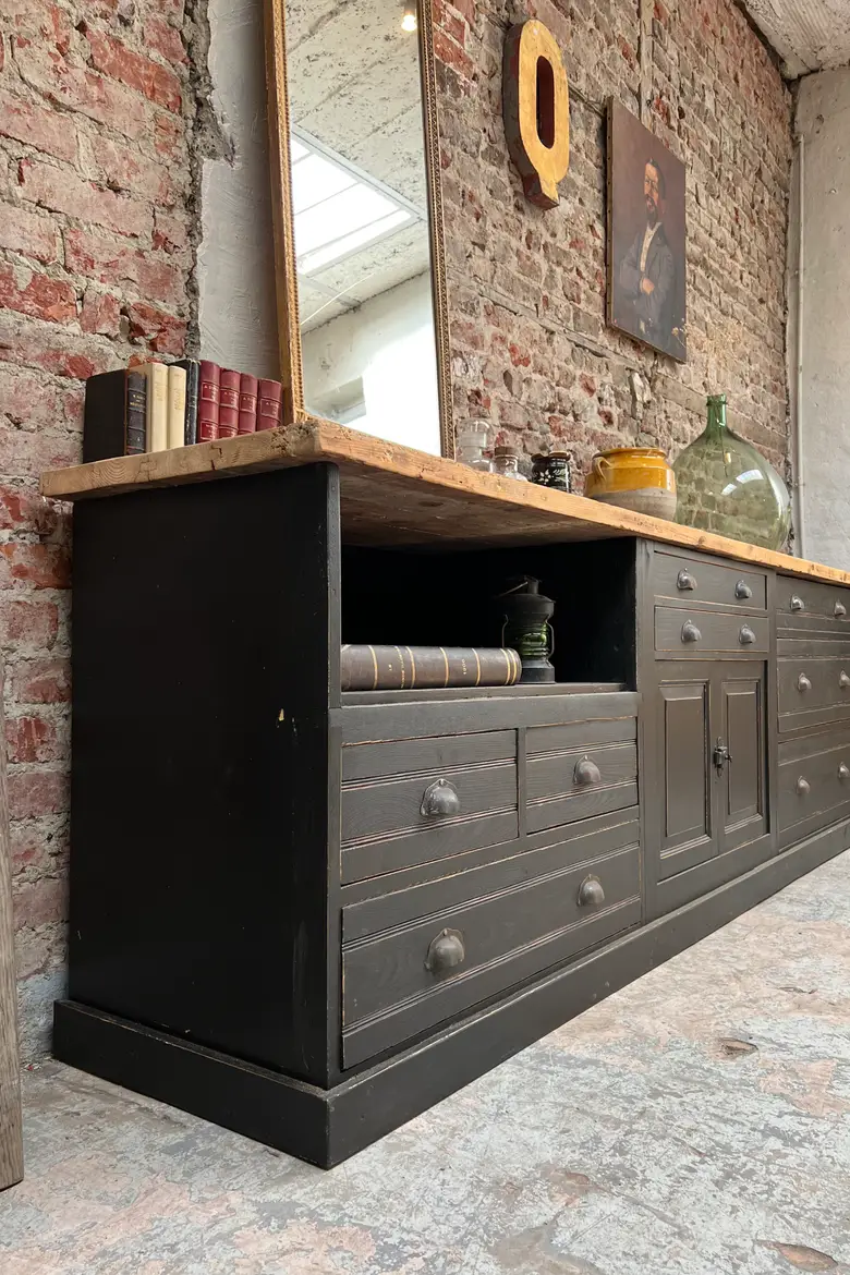 Ancien meuble d’atelier en bois Début XXème