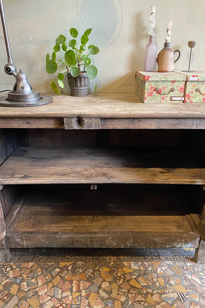 Ancien meuble d’atelier en bois Début XXème