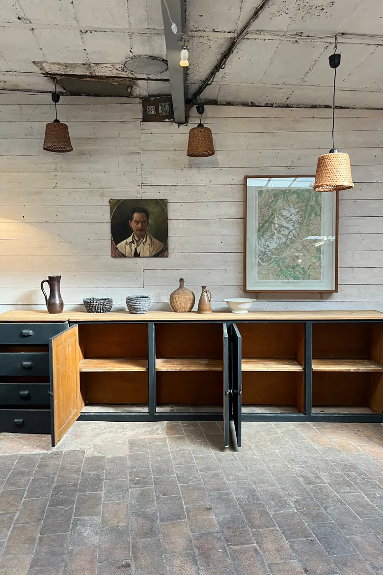Ancien meuble d’atelier en bois Début XXème