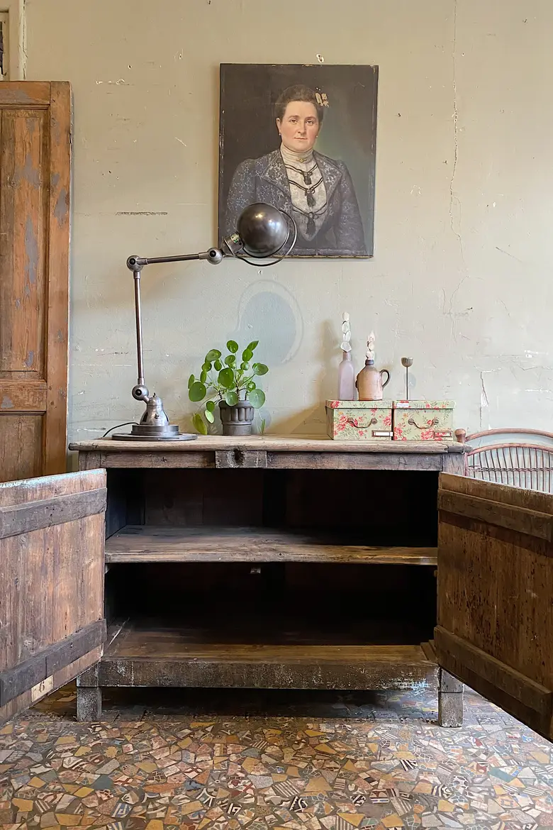 Ancien meuble d’atelier en bois Début XXème
