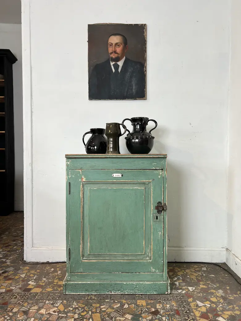 Ancien meuble d’atelier