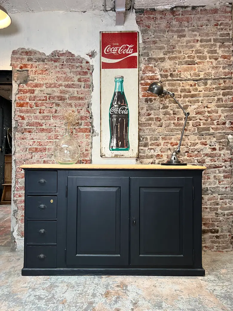 Ancien meuble d’atelier