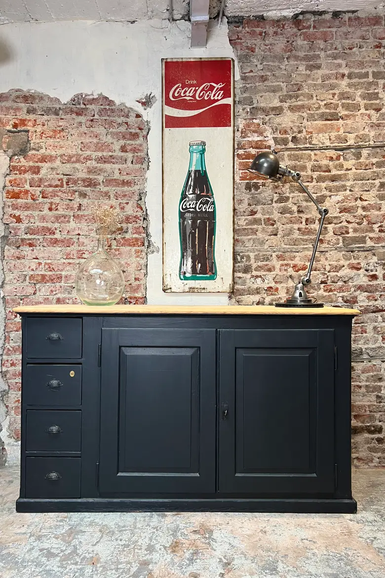 Ancien meuble d’atelier