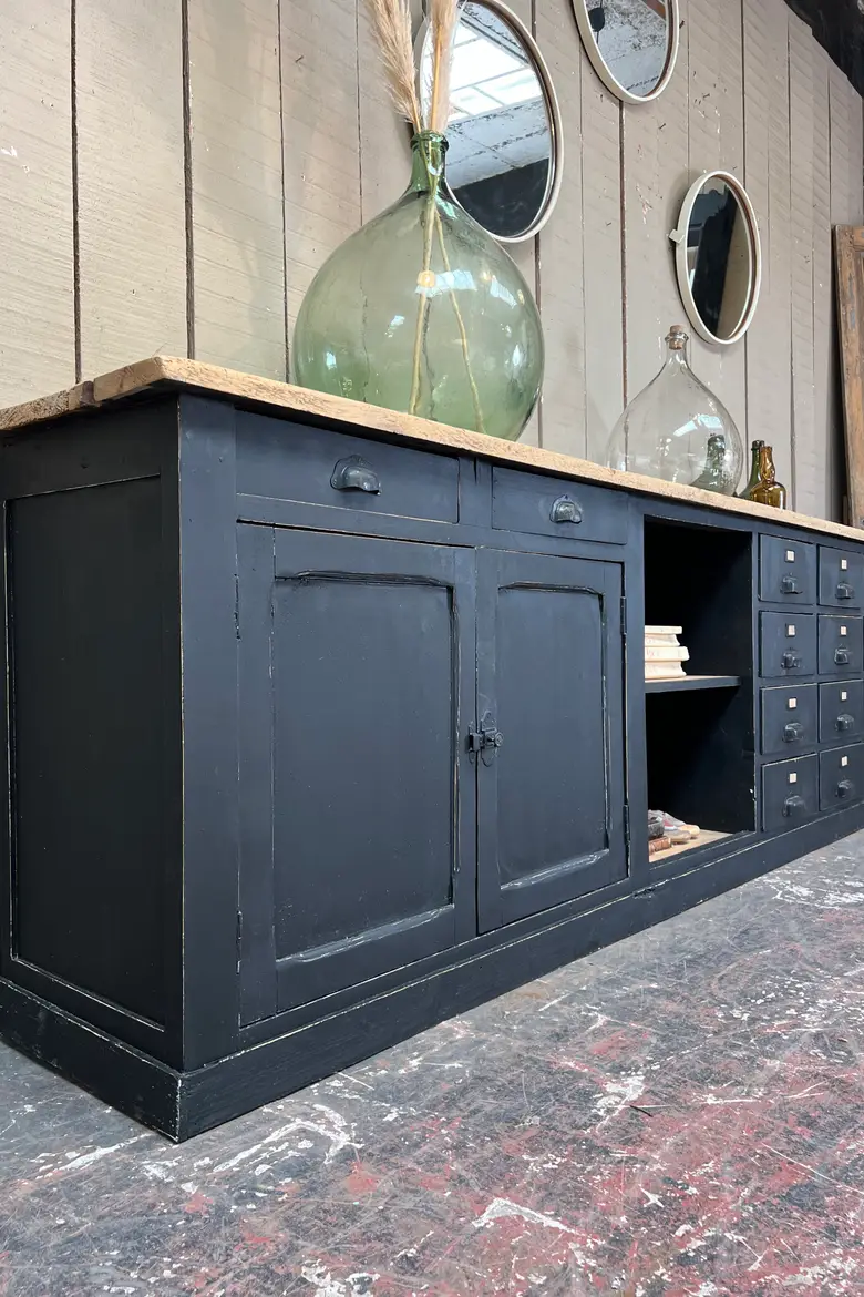 Ancien meuble d’atelier