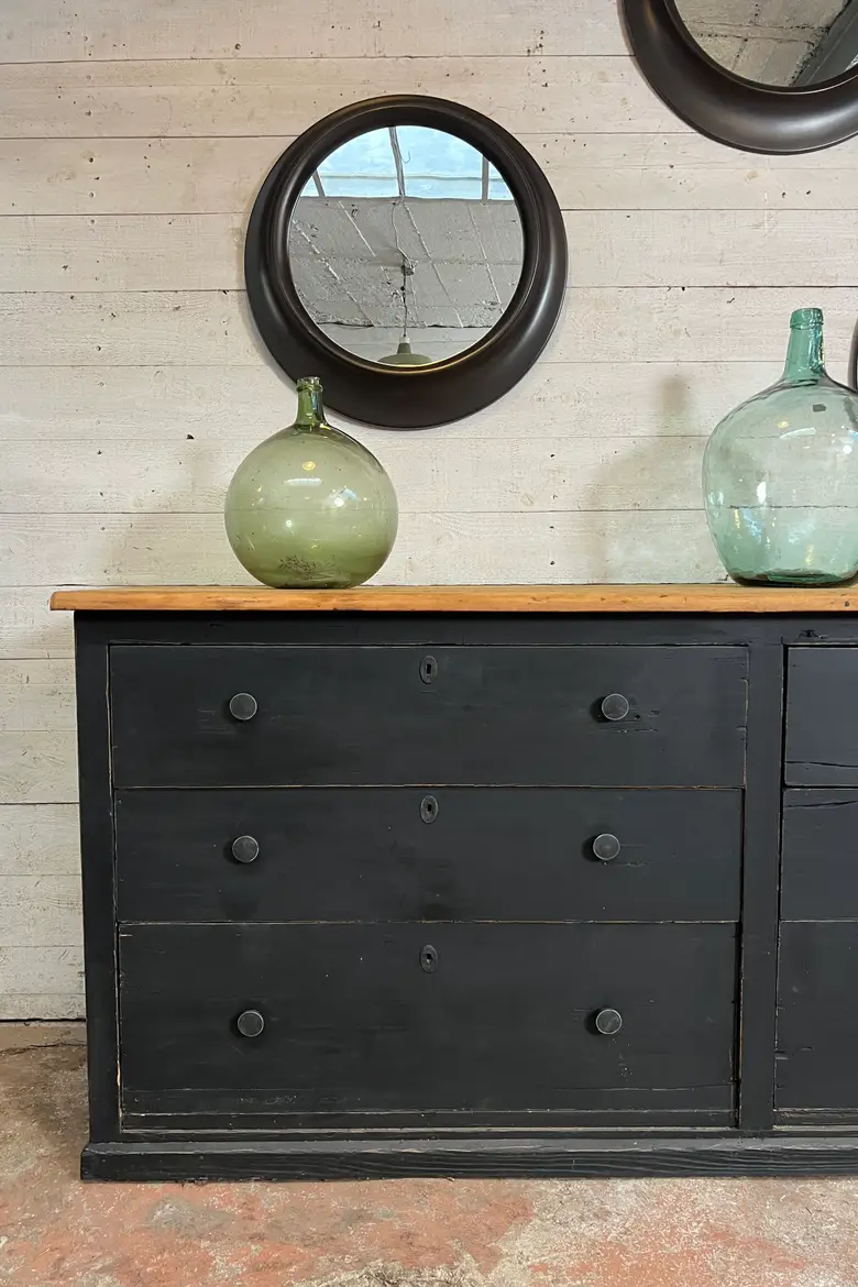 Ancien meuble de confection