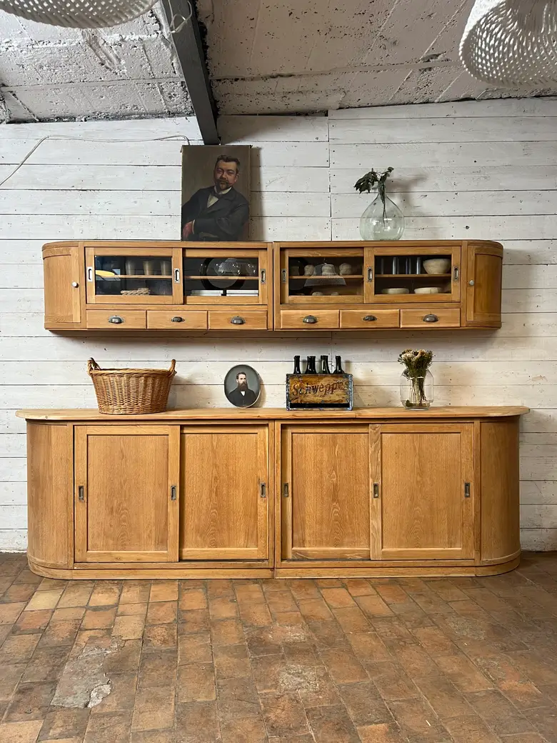 Ancien meuble de confiserie en chêne – Années 50