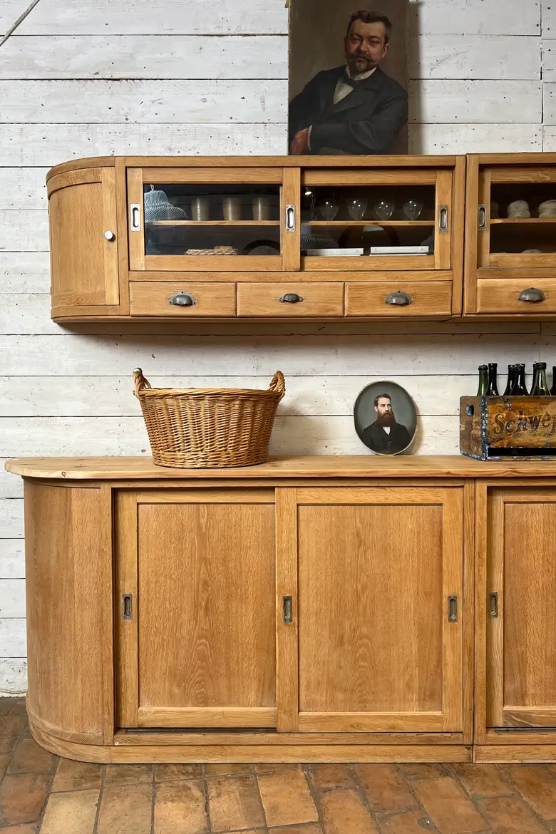 Ancien meuble de confiserie en chêne – Années 50