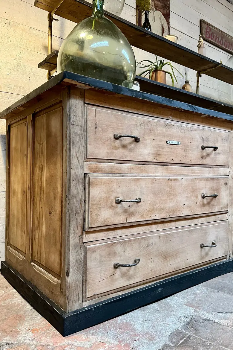 Ancien meuble de confiserie en hêtre Début XXème