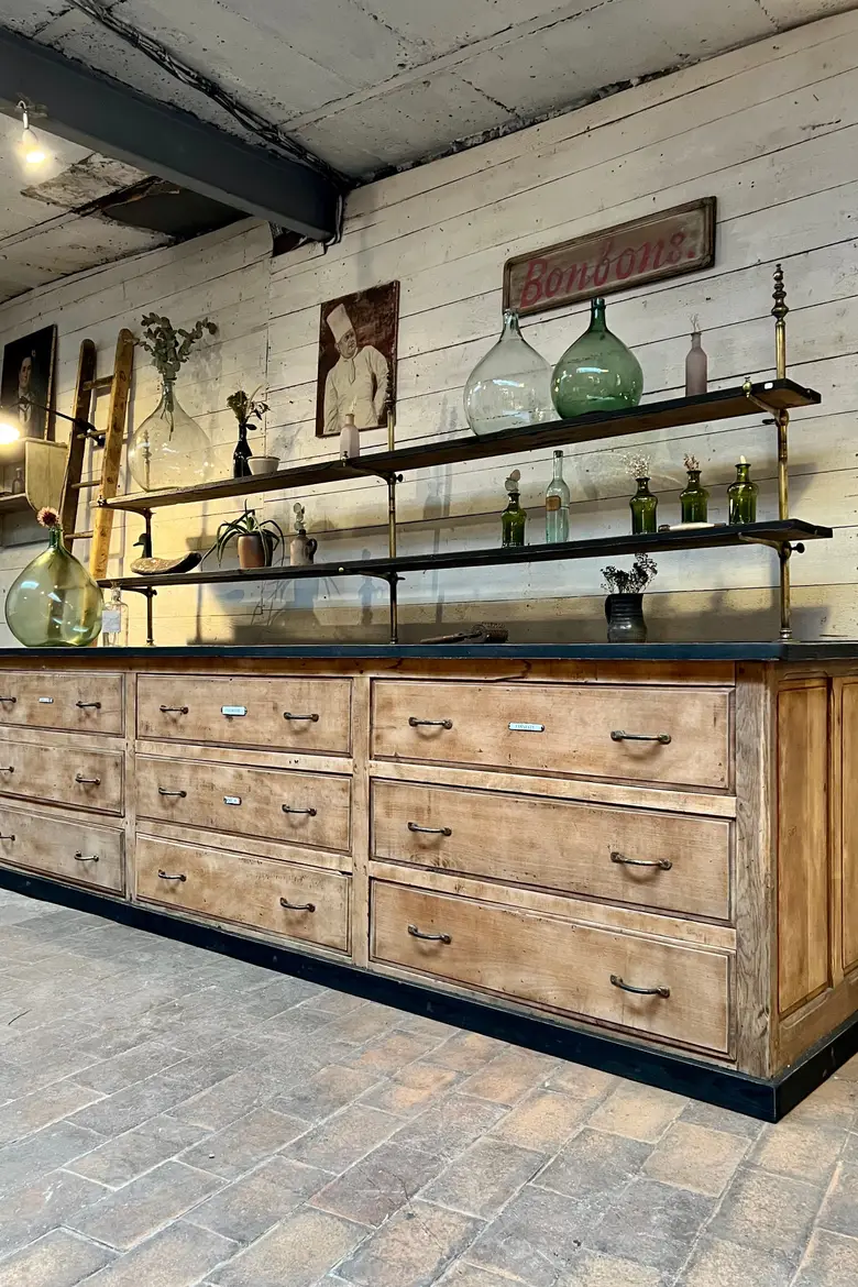 Ancien meuble de confiserie en hêtre Début XXème