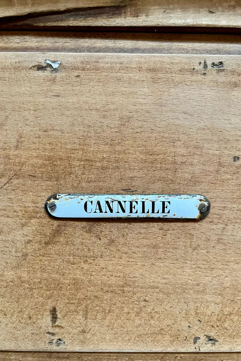 Ancien meuble de confiserie en hêtre Début XXème