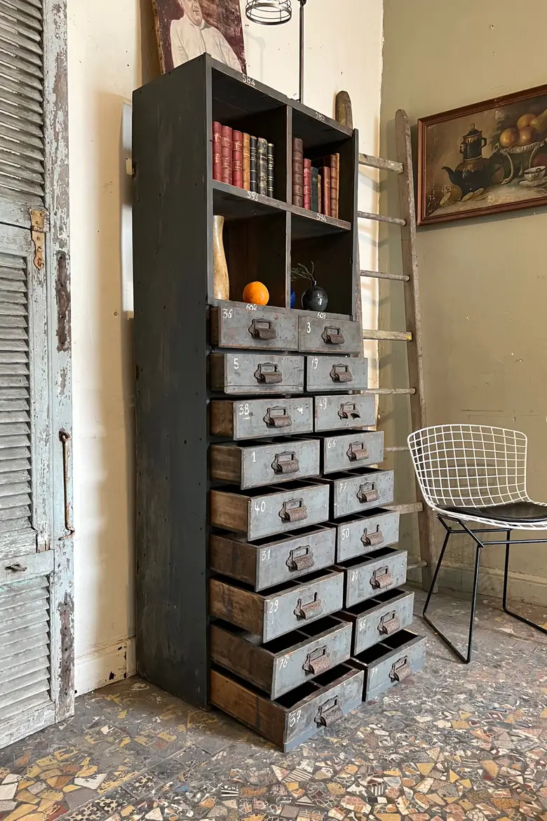 Ancien meuble de garage en bois Début XXème