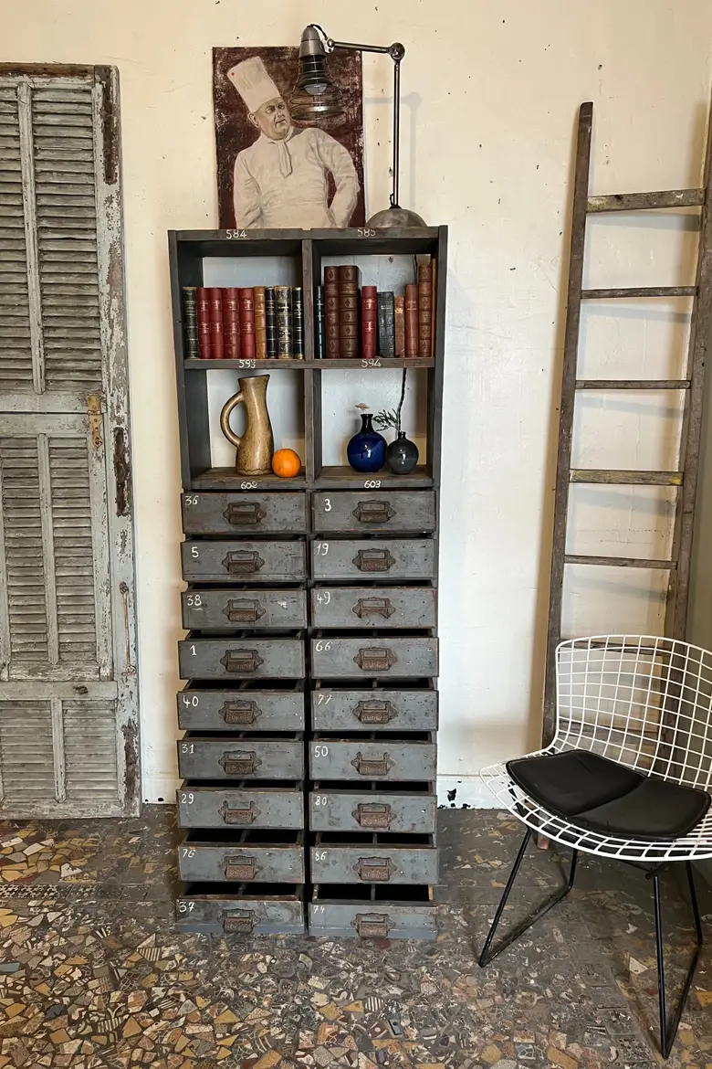 Ancien meuble de garage en bois Début XXème